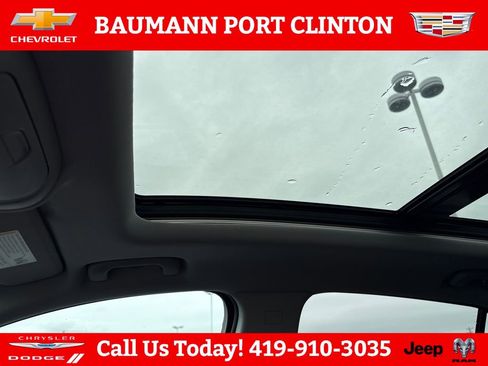 Used 2023 Chevrolet Equinox Premier FWD image 21
