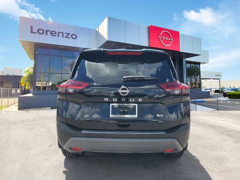 Used 2023 Nissan Rogue SV image 6