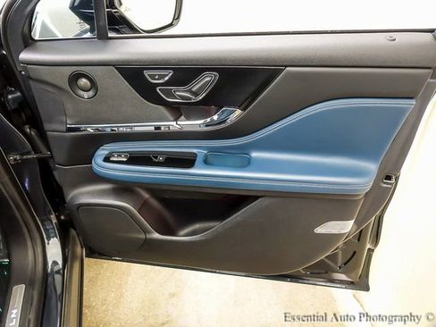 Used 2020 Lincoln Corsair Reserve image 26
