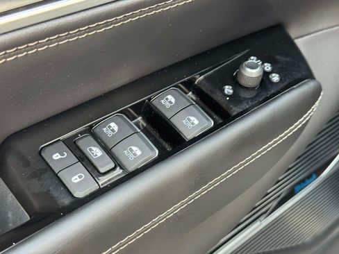 Used 2022 Jeep Grand Wagoneer Series I AWD/4WD image 17