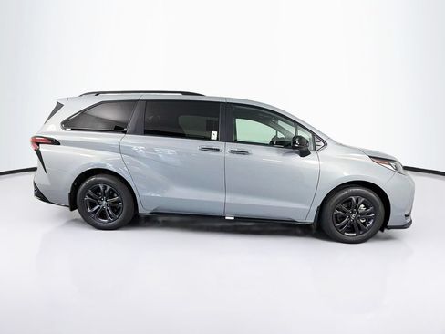 New 2026 Toyota Sienna XSE AWD/4WD image 10