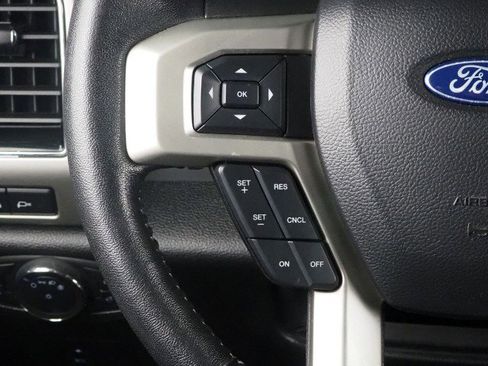 Used 2020 Ford F250 Lariat w/ Lariat Value Package image 27