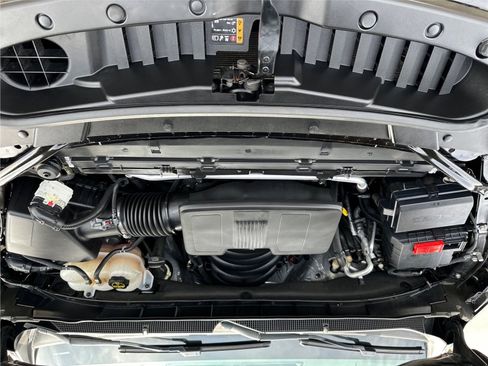 Used 2024 Chevrolet Suburban Premier AWD/4WD image 12