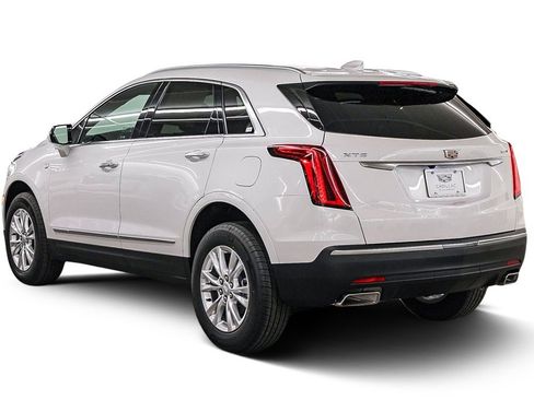 New 2025 Cadillac XT5 Luxury image 4