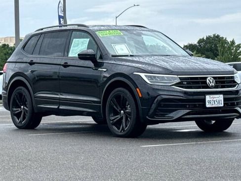 Used 2024 Volkswagen Tiguan SE R-Line FWD image 1