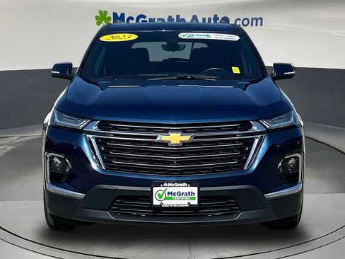 Used 2023 Chevrolet Traverse LT w/ LT Premium Package AWD/4WD image 2