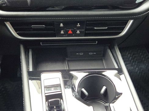 Used 2024 Volkswagen Atlas SE w/ Panoramic Sunroof Package image 19