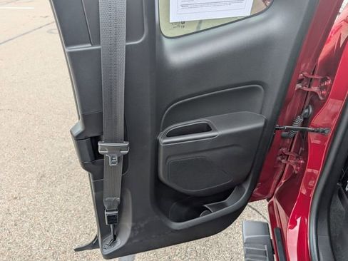 Used 2018 Chevrolet Colorado LT w/ LT Convenience Package image 7