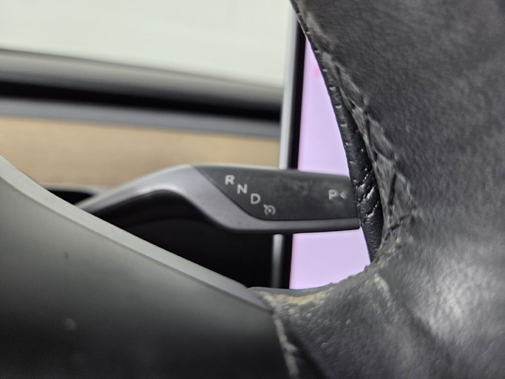 Used 2023 Tesla Model Y AWD image 18