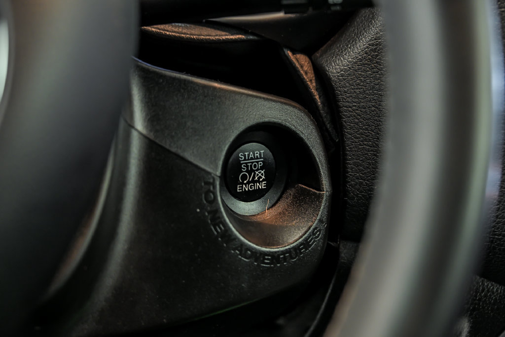 Used 2022 Jeep Renegade Altitude AWD/4WD image 19