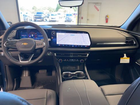 New 2026 Chevrolet Traverse LT w/ Sun and Wheel Package image 16