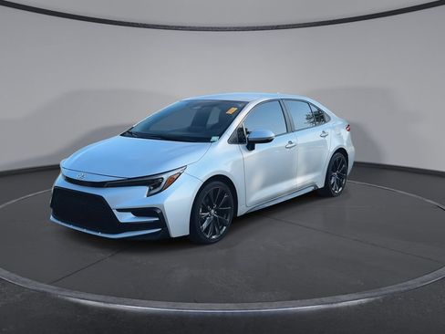 Used 2023 Toyota Corolla SE FWD image 4