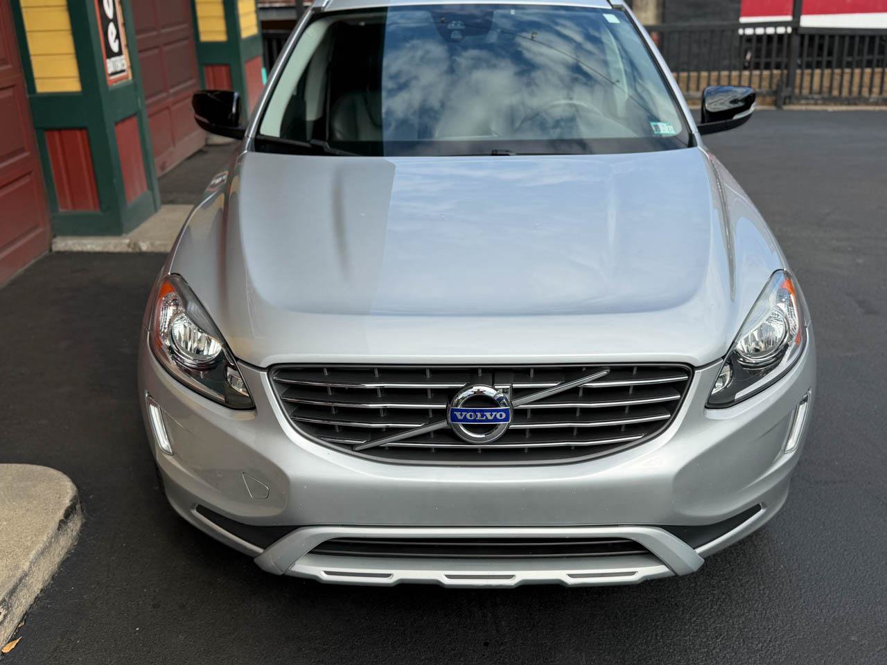 Used 2017 Volvo XC60 T5 Dynamic w/ Protection Package AWD/4WD image 11