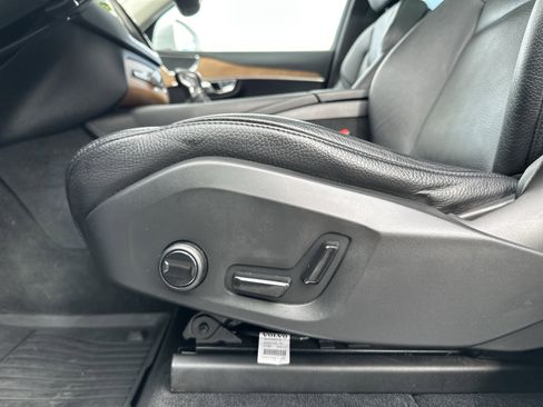 Used 2022 Volvo XC90 T6 Momentum w/ Advanced Package image 25