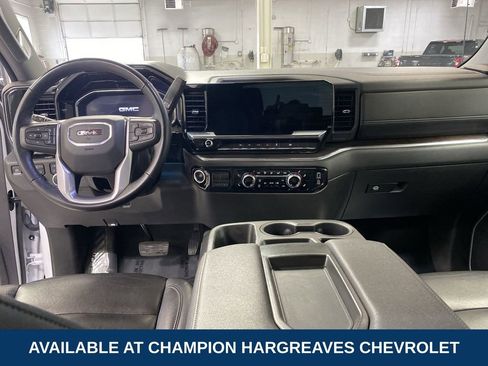 Certified 2025 GMC Sierra 1500 SLT image 27