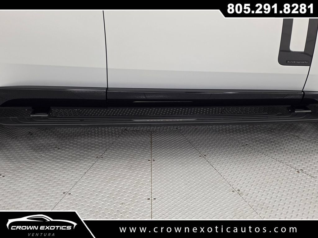 Used 2025 Land Rover Range Rover Autobiography AWD/4WD image 10