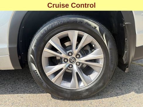 Used 2016 Toyota Highlander Plus AWD/4WD image 9