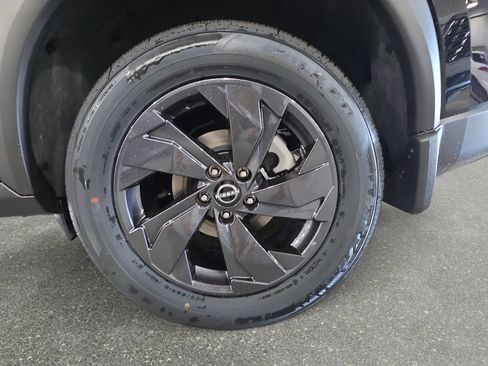 New 2026 Nissan Rogue SV w/ Cold Weather Package FWD image 30