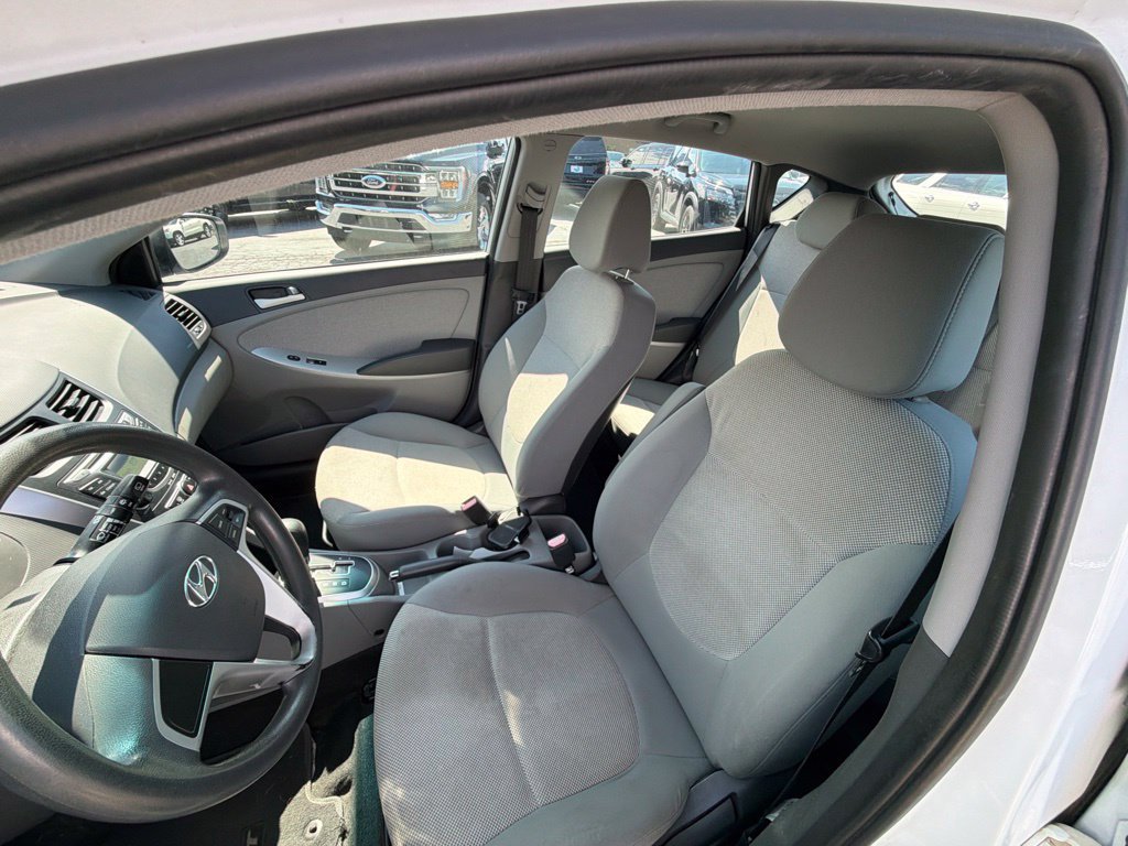 Used 2013 Hyundai Accent GS FWD image 4