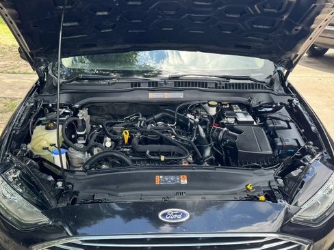 Used 2019 Ford Fusion SE FWD image 11