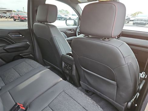 Used 2023 Chevrolet Colorado Z71 w/ Z71 Convenience Package 2 image 21