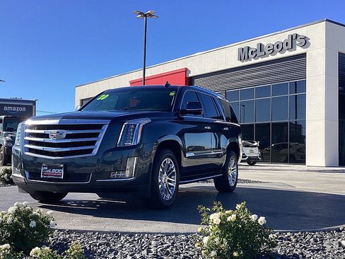 Used 2020 Cadillac Escalade 2WD image 1