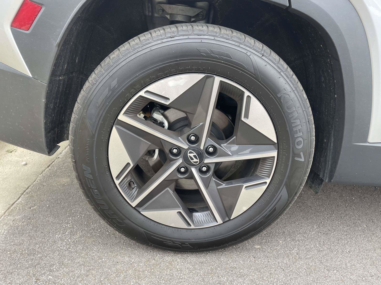 Certified 2025 Hyundai Tucson SEL FWD image 5