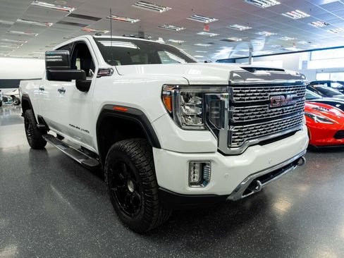 Used 2020 GMC Sierra 2500 Denali w/ Denali Ultimate Package image 3