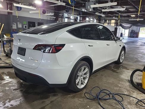 Used 2023 Tesla Model Y Long Range AWD/4WD image 5