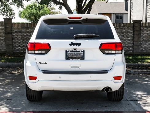 Used 2019 Jeep Grand Cherokee Altitude image 18