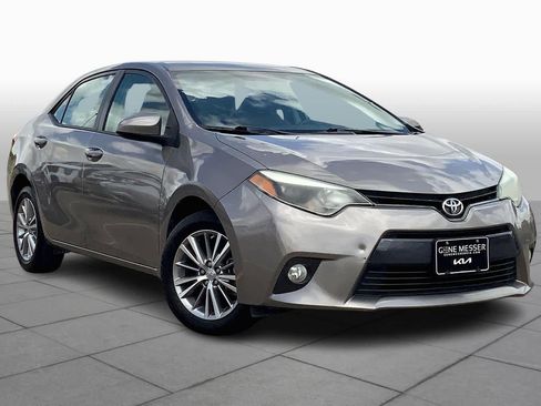 Used 2015 Toyota Corolla LE FWD image 2