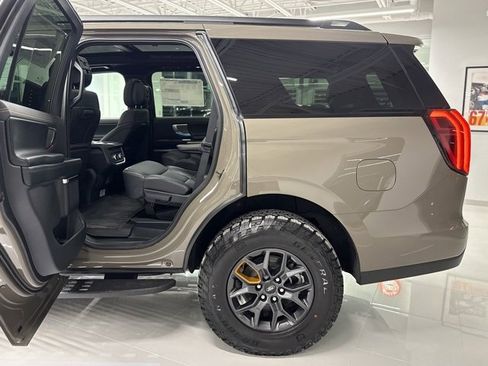 New 2026 Ford Expedition Tremor image 37