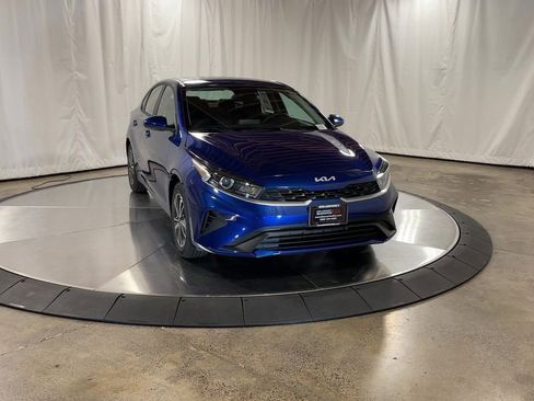 Certified 2023 Kia Forte LXS image 3