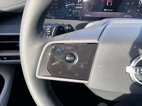 Certified 2025 Nissan Murano SV image 16