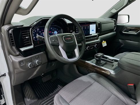 New 2026 GMC Sierra 1500 Elevation image 9
