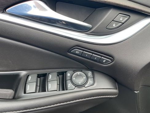 Used 2023 Buick Enclave Avenir image 11