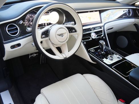 Used 2024 Bentley Flying Spur W12 AWD/4WD image 19