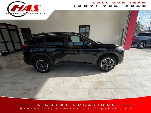 Used 2024 Nissan Rogue SV image 7