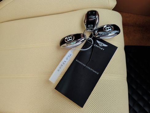 New 2026 Bentley Bentayga Extended Wheelbase AWD/4WD image 45