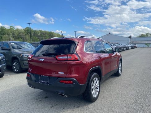 Used 2015 Jeep Cherokee Latitude w/ Cold Weather Group AWD/4WD image 2