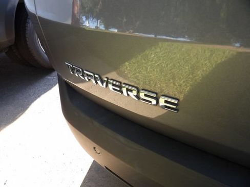 Used 2018 Chevrolet Traverse LT FWD image 16