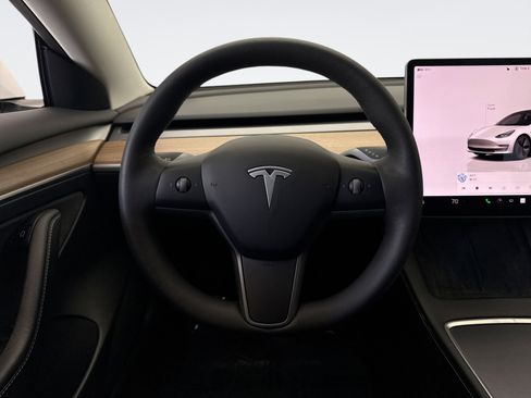 Used 2022 Tesla Model 3 image 12