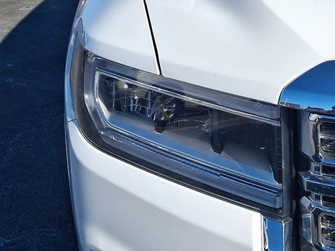 Used 2020 GMC Acadia Denali w/ Technology Package image 9