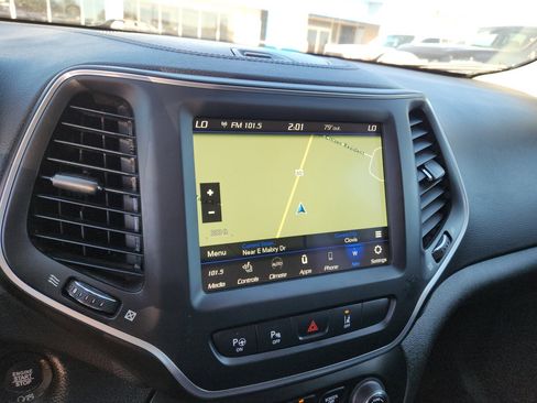 Used 2023 Jeep Cherokee Altitude Lux image 15