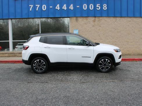 Used 2023 Jeep Compass Limited w/ Sun and Sound Group AWD/4WD image 28