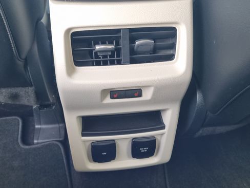 Used 2016 Ford Edge Titanium w/ Equipment Group 302A FWD image 13
