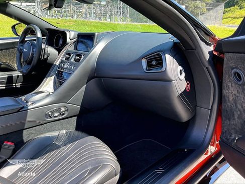 Used 2021 Aston Martin DB11 Volante RWD image 15