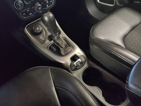 Used 2019 Jeep Compass Latitude w/ Cold Weather Group AWD/4WD image 26