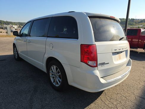 Used 2019 Dodge Grand Caravan SXT FWD image 4