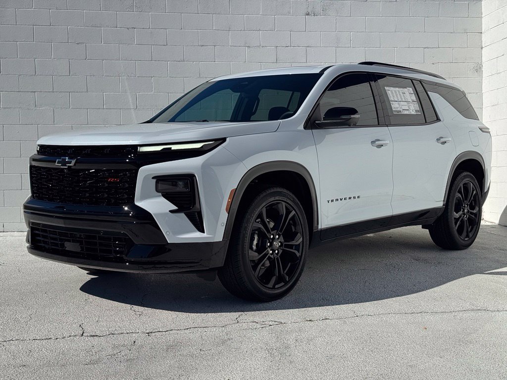 New 2027 Chevrolet Traverse RS w/ LPO, Floor Liner Package FWD image 10
